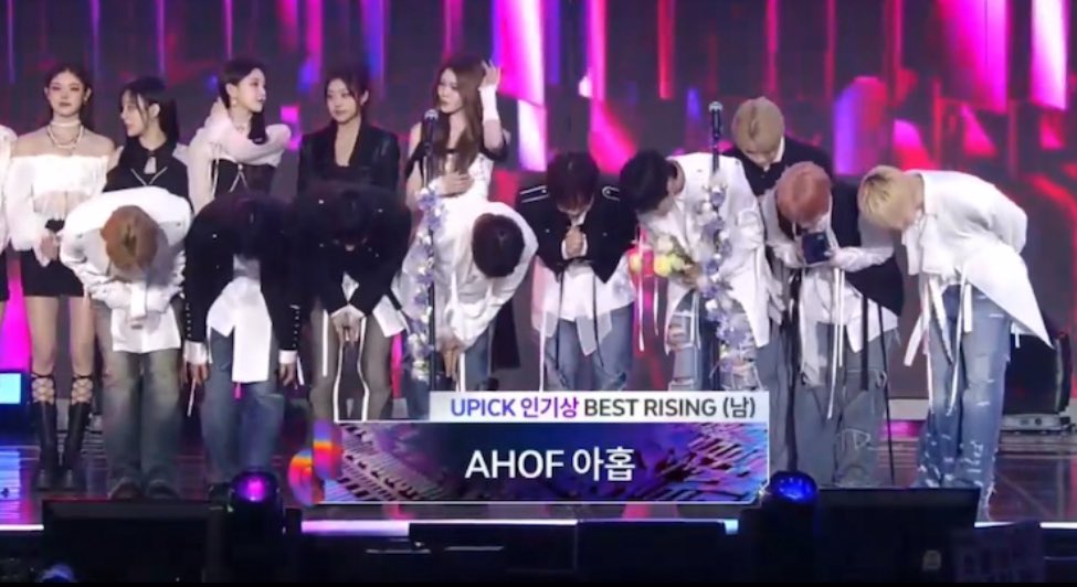 xoulsz's tweet image. CONGRATULATIONS AGAIN TO AHOF FOR WINNING 4 AWARDS AT D AWARDS 2026 !!!! WELL DESERVED MY NINE! I AM FOREVER PROUD OF YOU!!!

🏆 Delights Blue Label (Bonsang)
🏆 Dreams Silver Label
🏆 Best Rising Star (Boy)
🏆 Discovery Award

#AHOFatDAwards2026
#디어워즈 #DAwards #아홉