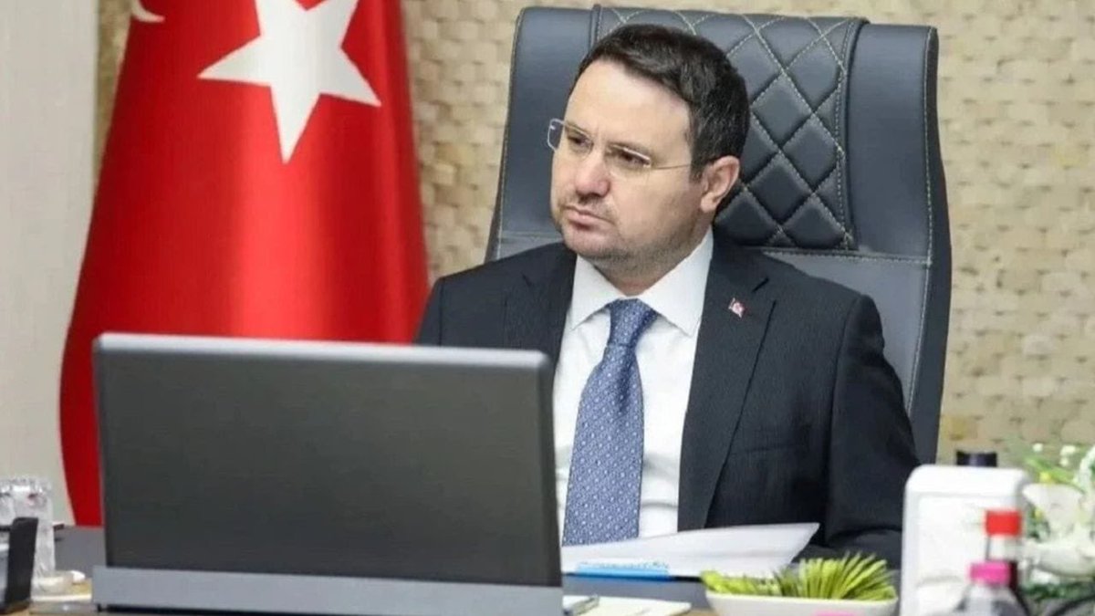 gul046's tweet photo. Savcıydı Bakan oldu ..
Reis Kudurtmaya  devam ediyor ..
@abakingurlek 🇹🇷🇹🇷🇹🇷 https://t.co/Hs44tloROO