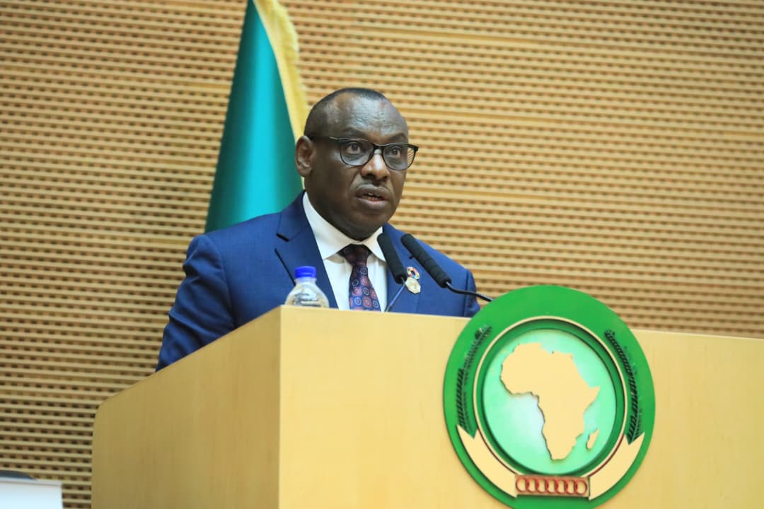 _AfricanUnion's tweet photo. Statement by Mr. Claver Gatete, United Nations Under-Secretary-General and Executive Secretary of @ECA_OFFICIAL at the opening session of the 48th AU Executive Council - 39th #AUSummit 

Read @ https://t.co/rERTvQNzQ8 https://t.co/U8jgzURctp