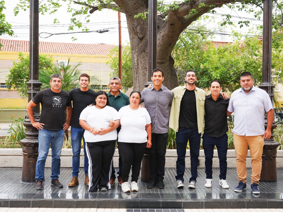 GRACIAS EQUIPO de GIRSU por acompañarnos hoy. Son quienes CUIDAN nuestra ciudad y la mantienen LIMPIA y LINDA.