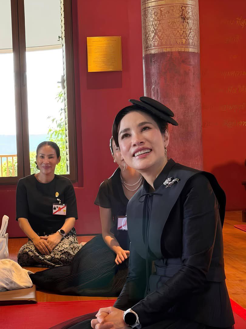 eric_sayompoo's tweet photo. ลุคไปทำบุญวันนี้ #เจ้าคุณพระ https://t.co/7c7dCeowpv