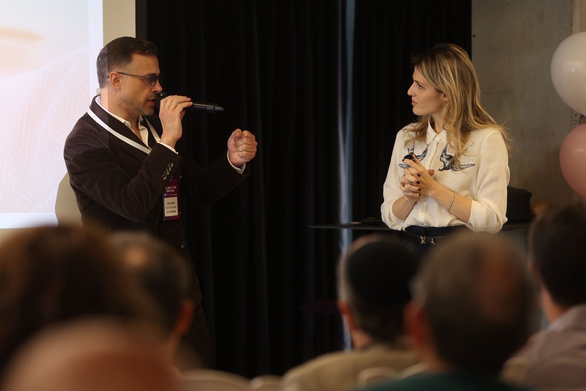 Jonny Caplan tweet media