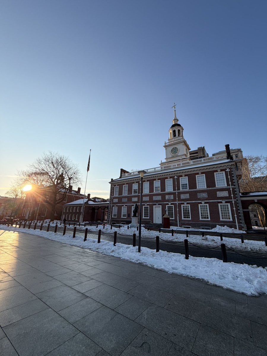 colinushkowitz's tweet image. Day 8 of #75Hard

5AM wake up. Thank God.
Hydrate. Caffeinate.
Deep work. Read.
6 mile run.

Ready to buy more houses directly from sellers in NJ &amp;amp; PA today.

Let’s go.