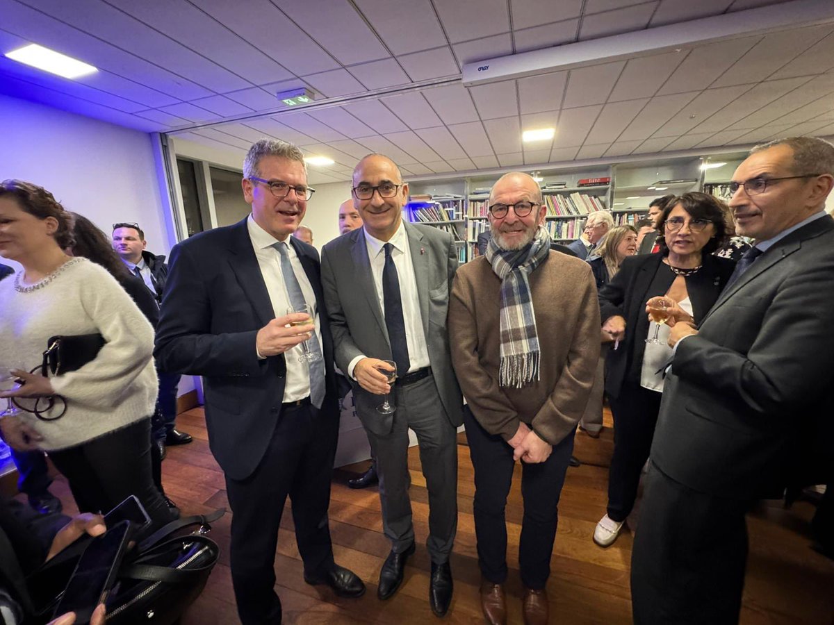 LegrouxVincent's tweet image. Merci mon Cher @MontbrialAvocat de m'avoir invité hier à @Paris en présence de notre ministre de l'intérieur @NunezLaurent.

Moment émouvant de la soirée mon échange avec, Mickaëlle Paty qui depuis quatre ans se bat pour faire vivre la mémoire de son frère #samuelpaty