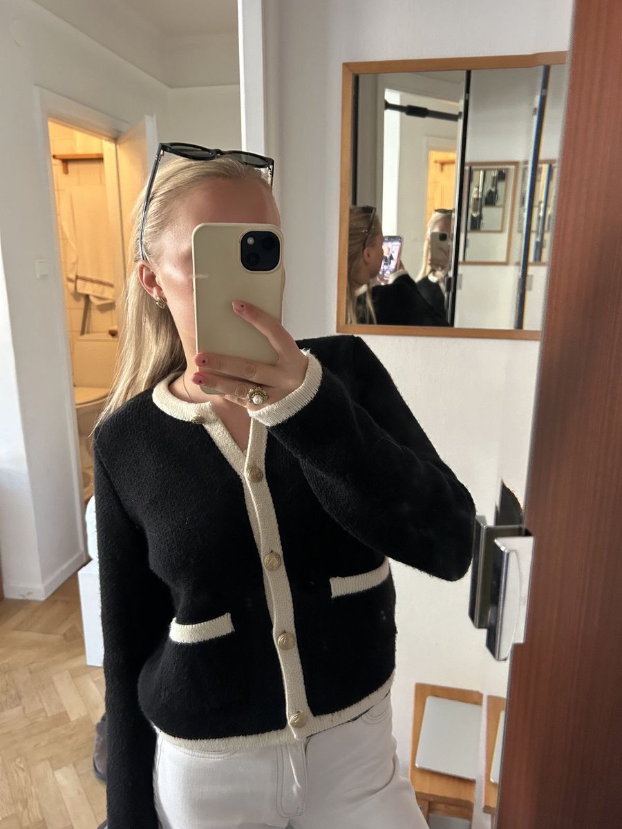 cardy cardigan tweet media