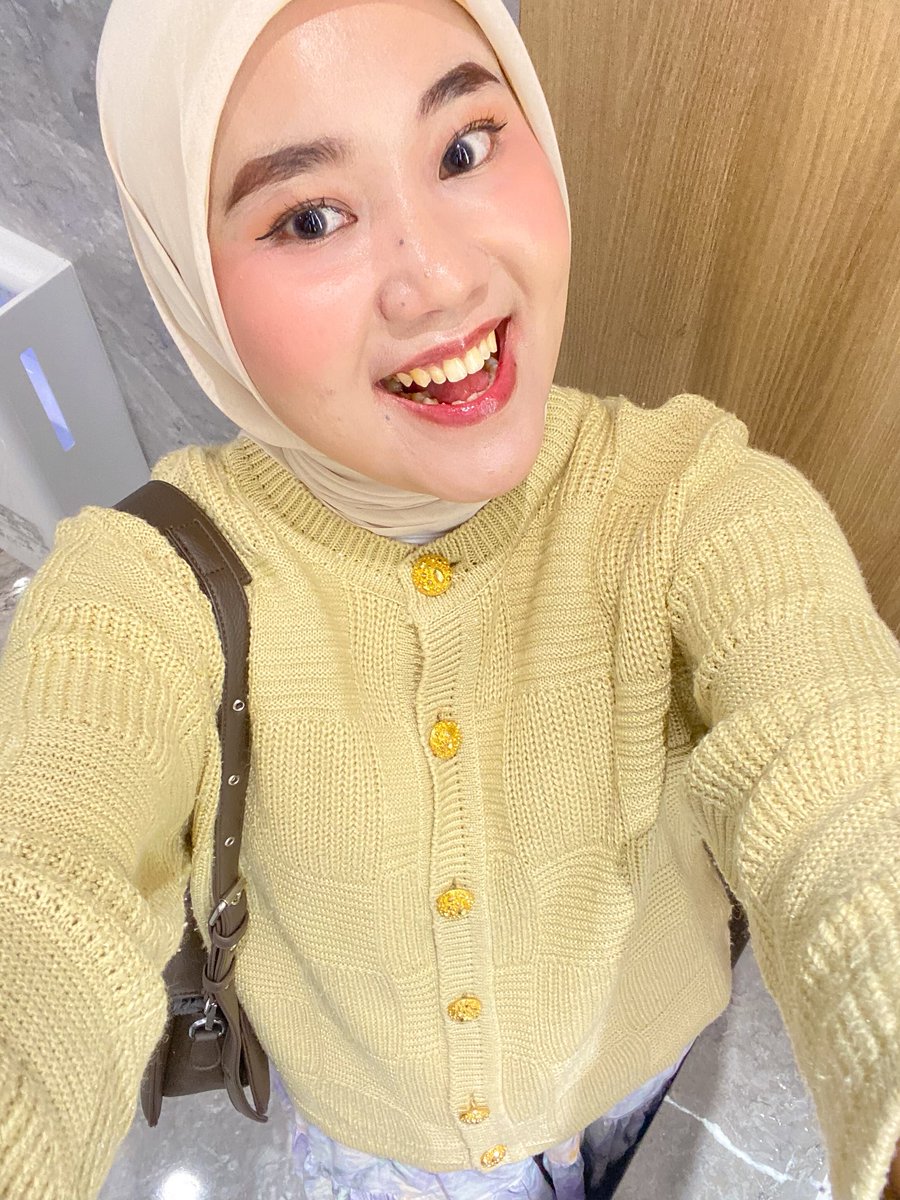 riskyrizukii's tweet photo. I lov my mascara ✨💓

Hasilnyaa natural tapo tetep lentik cantik? Kaya paham gasie bikin makeup hidup 😙 https://t.co/S0Z0Mt1dXg