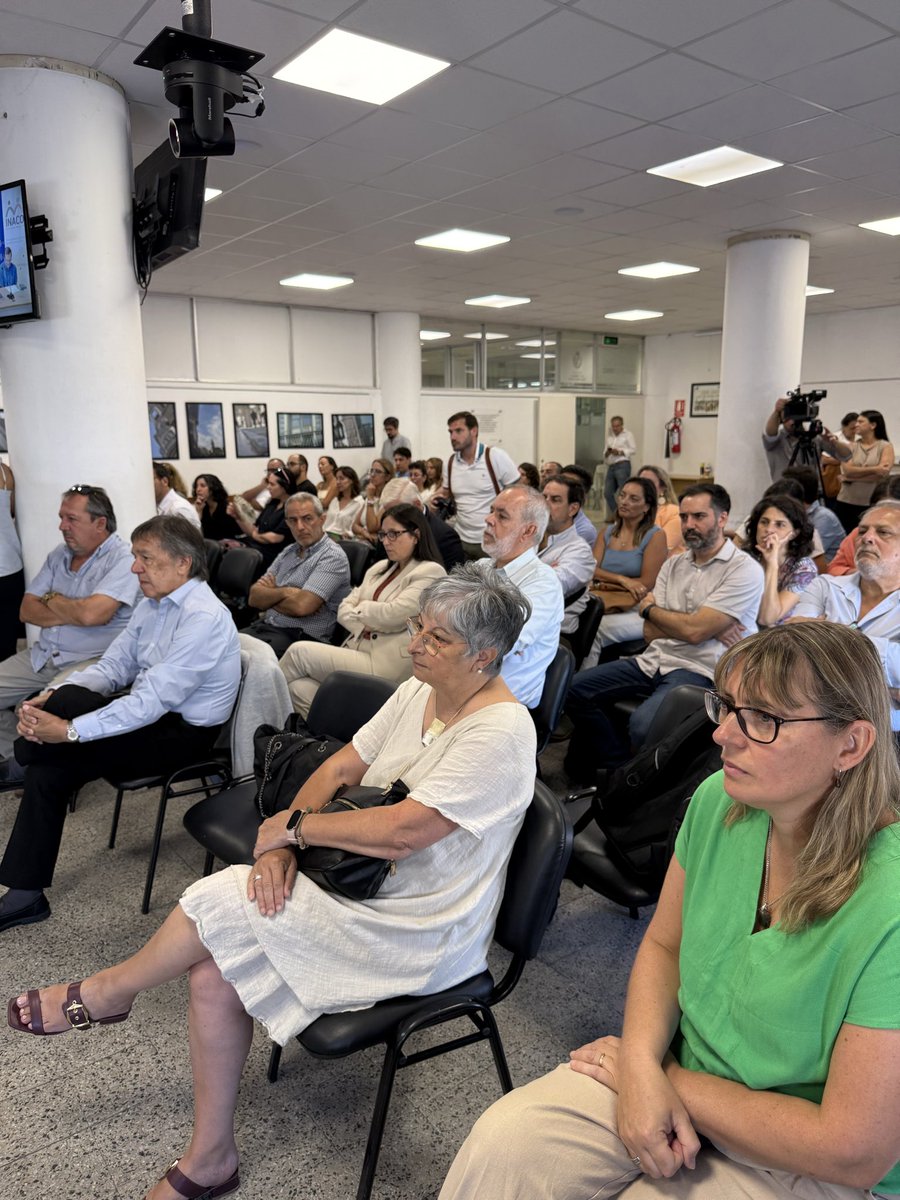 Cudecoop_uy's tweet photo. #Ahora participamos del acto de suscripción del acuerdo entre @INEFOPoficial e @inacoop para la renovación y ampliación del Programa de Formación Cooperativa #Procoop https://t.co/ZLyo973XAY