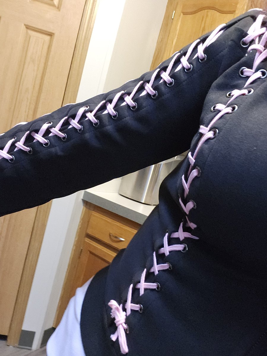 skooma2341's tweet image. this jacket was designed specifically to k*ll your abuser(s) in 🥰

ain't that right? @dollskill

#dollskill