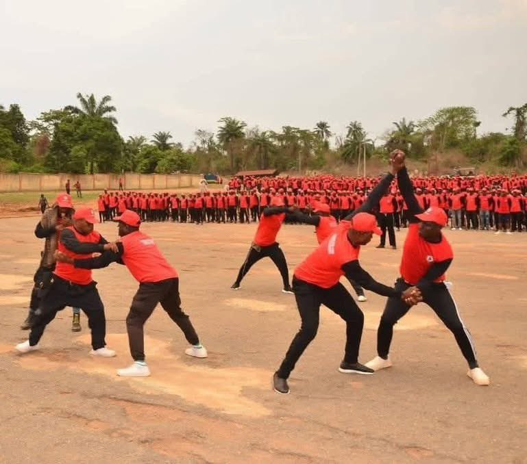 A1Handler's tweet image. Enugu forest guards are learning karate to challenge terrorists who carry machine guns.