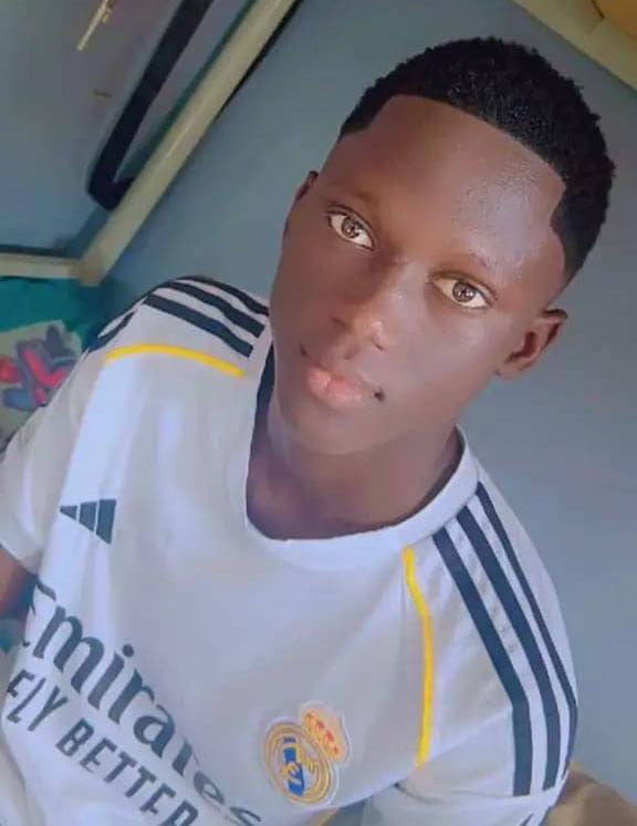 WILFRID667's tweet photo. L’étudiant Habib Ndao, résident au pavillon, inscrit à la FST au département de Biologie et originaire de Keur Mathioro (commune de Djilor), est actuellement recherché par sa famille.

Depuis les événements récents, ses proches sont sans nouvelles de lui. https://t.co/9tlG5nQzTX