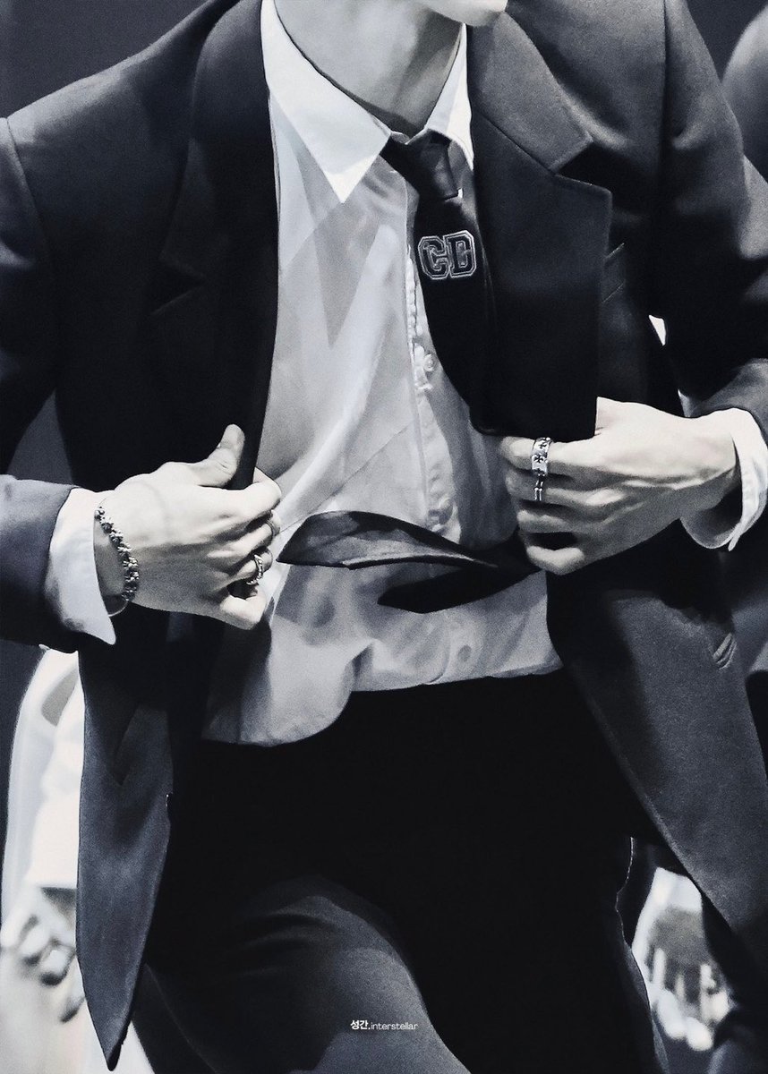 s0_0b0211's tweet photo. 박지성 손이 정말 아름다움.. 
이게 바로 예술이죠 https://t.co/6dlIotpm5b