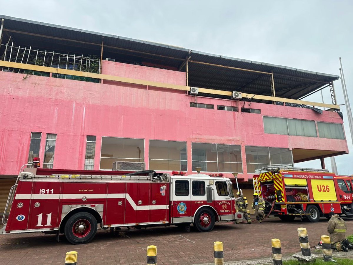 Bomberos Guayaquil tweet media