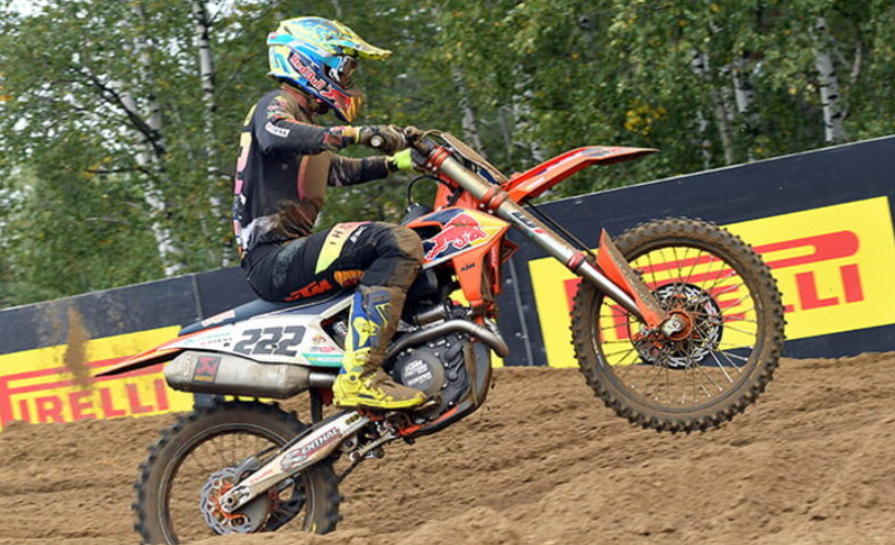 Você sabe qual é o pneu #Scorpion ideal para a sua moto? Temos modelos para trilha, asfalto e até para atravessar desertos. Descubra mais sobre essa linha de pneus, acesse: pirelli.com/global/pt-br/r…