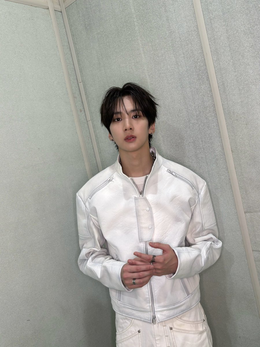 82Message's tweet photo. [#비맞은강아지]
에티 상 받게 해줘서 고맙고 사랑해♥️

#82MAJOR #82메이저 #에이티투메이저
#남성모 #NAMSEONGMO https://t.co/6NkcXJ5Yr4