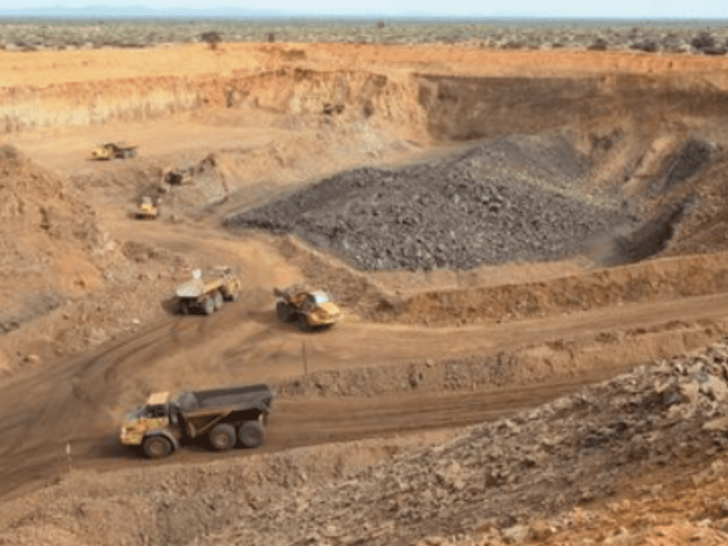 MiningReview's tweet image. Mining’s R100 billion+ contribution to the South African fiscus, via taxes and royalties, acts as a vital economic lifeline. 

Read: miningreview.com/news/minings-c…

#southafricamining #economicimpact #miningsector #jobcreation #gdpcontribution #sagrowth