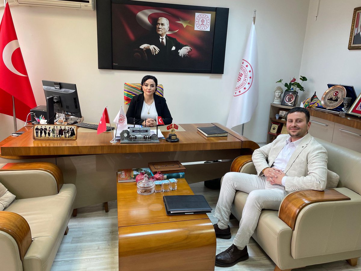 Ziyaret 📍
Türkiye Hayat Emeklilik Finansal Danışmanı Hamza İsmail CEBE, İl Müdürümüz Sayın Neslihan VURUCU’yu makamlarında ziyaret etti.

Nazik ziyaretleri ve güzel temennileri için kendilerine teşekkür ediyoruz