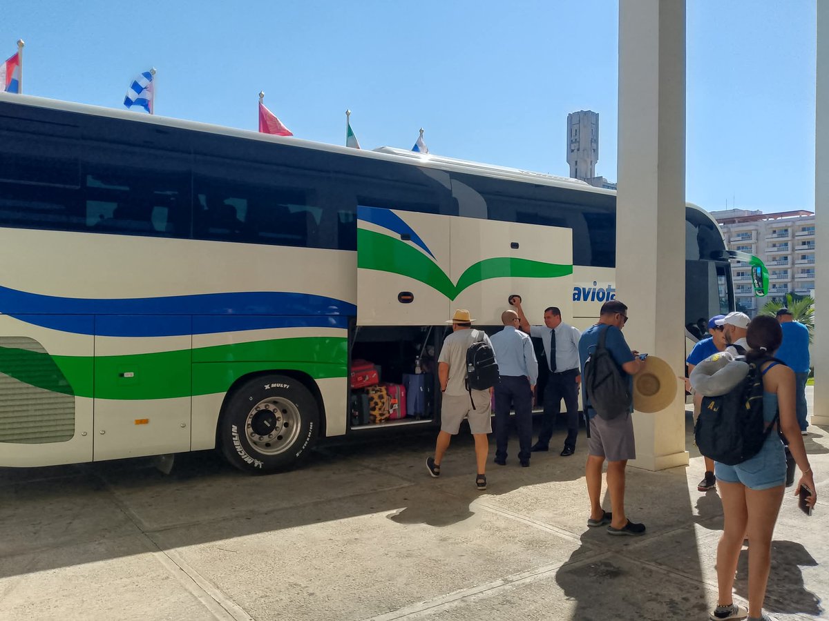 Los caminos que recorremos están llenos de la misma determinación y el mismo compromiso de siempre.
Nuestra flota lista y nuestro corazón puesto en brindar el mejor servicio a cada visitante que elige a #Cuba para disfrutar la experiencia.
Tu confianza es nuestro mayor motor.