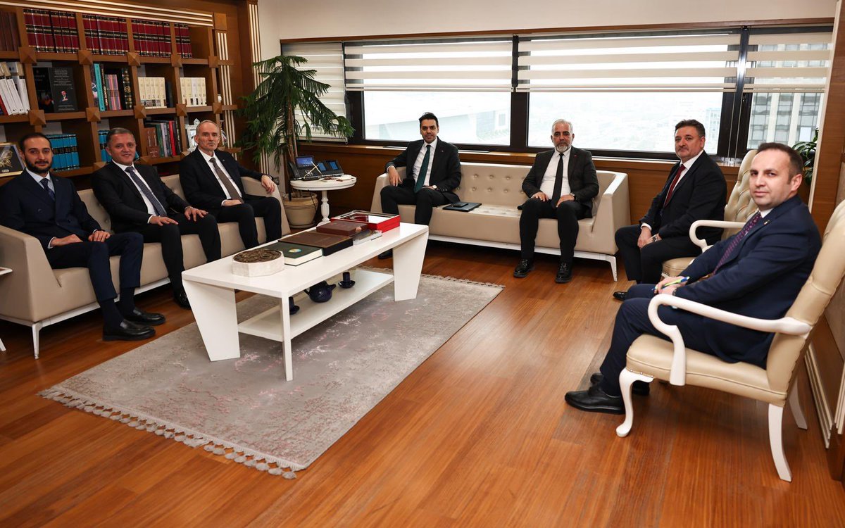 Rumeli Balkan Dernekleri Federasyonu Genel Başkanımız Sn. Saim Bıçak ve Yönetim Kurulu Üyelerimizle birlikte, Türk İşbirliği ve Koordinasyon Ajansı Başkanı Sn. Abdullah Eren’i makamında ziyaret ettik. Balkanlar’da hayata geçireceğimiz ortak projeler ve kültürel iş birliklerimiz