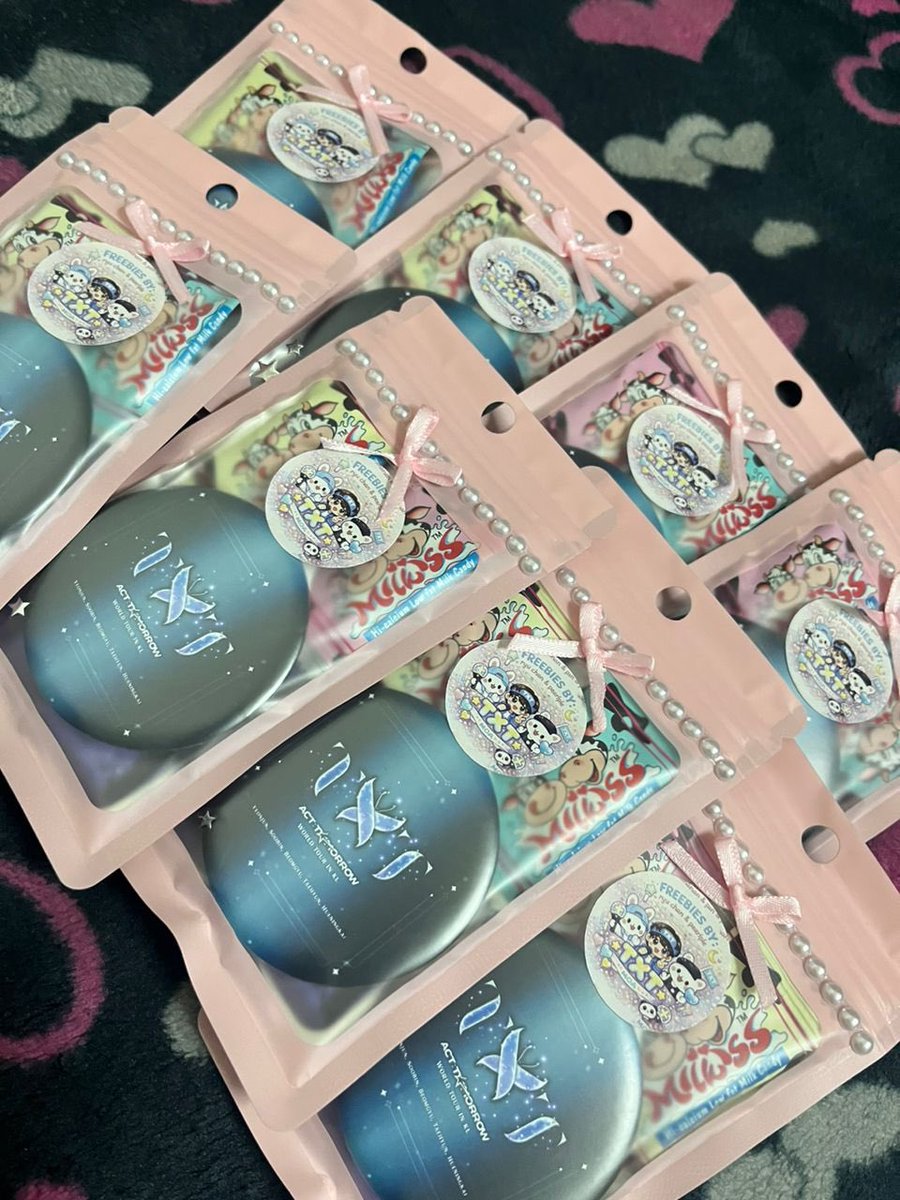 PearlpleDEOBI's tweet photo. Hi #MyMOA .. Our #TXTinKL freebies are all packed! Can’t wait to see you guys this Saturday! 😘🥰 

Freebies by @PearlpleDEOBI &amp; @rslqjay 

📍 Axiata Arena, Bukit Jalil
🗓️ 14/2/2026

✨ limited quantity
✨ fcfs only
✨ just come and say hi 

#ACT_TOMORROWinKL #TXT https://t.co/Yez3WhZiRW