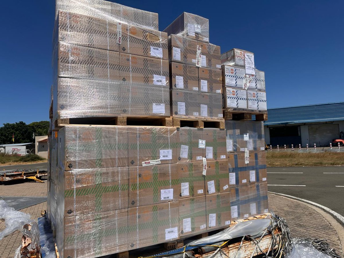 UNFPAMocambique's tweet photo. Acting before disaster strikes saves lives.

With support from @UNCERF, UNFPA is deploying mobile reproductive health &amp; GBV teams, delivering health kits, supporting maternal care &amp; distributing hygiene supplies ahead of #CycloneGezani.

Early action protects women &amp; girls. https://t.co/HgqVXolLh3