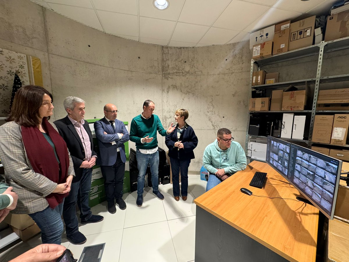 inf_vegabaja's tweet photo. El Ayuntamiento de #PilardelaHoradada monitoriza el tráfico y los caudales de la rambla urbana con un sistema de videovigilancia  https://t.co/1rXu25Nh95 a través de @informacion_es https://t.co/QwyV1CO25d