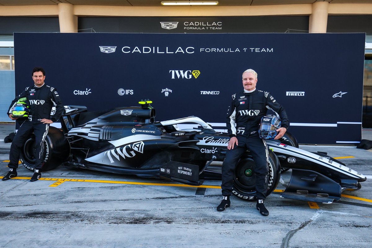 boutiqueracing's tweet photo. Valtteri, Checo y el jefe del equipo @Cadillac_F1 , Graeme Lowdon, nos dieron las clásicas poses de "pilotos sobre los neumáticos"
#F1 #F1Testing #valtteribottas #cadillacf1team
#ChecoPerez #checoperez #f1esta #viejosabrozo #checo11🇲🇽🏁 #mexicogp🏆🏁 #checoperez11 #f1 #formula1 https://t.co/kb6FRh6GRt