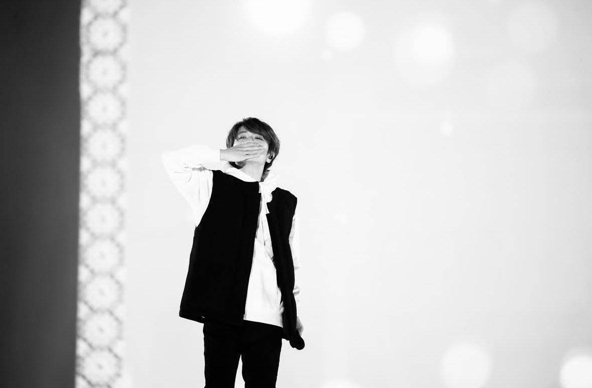 2435_nj's tweet photo. AAAの西島隆弘が本当に心の底から大好きでした！！！
この先のAAAの活動にAAA西島隆弘がいないのは寂しくて苦しいけど過去を振り返ったらそこにあなたはいるから。
20年間AAAでいてくれてありがとう。
歌い続けてくれてありがとう。
青春だったよー！！！ https://t.co/LGukew0lY3