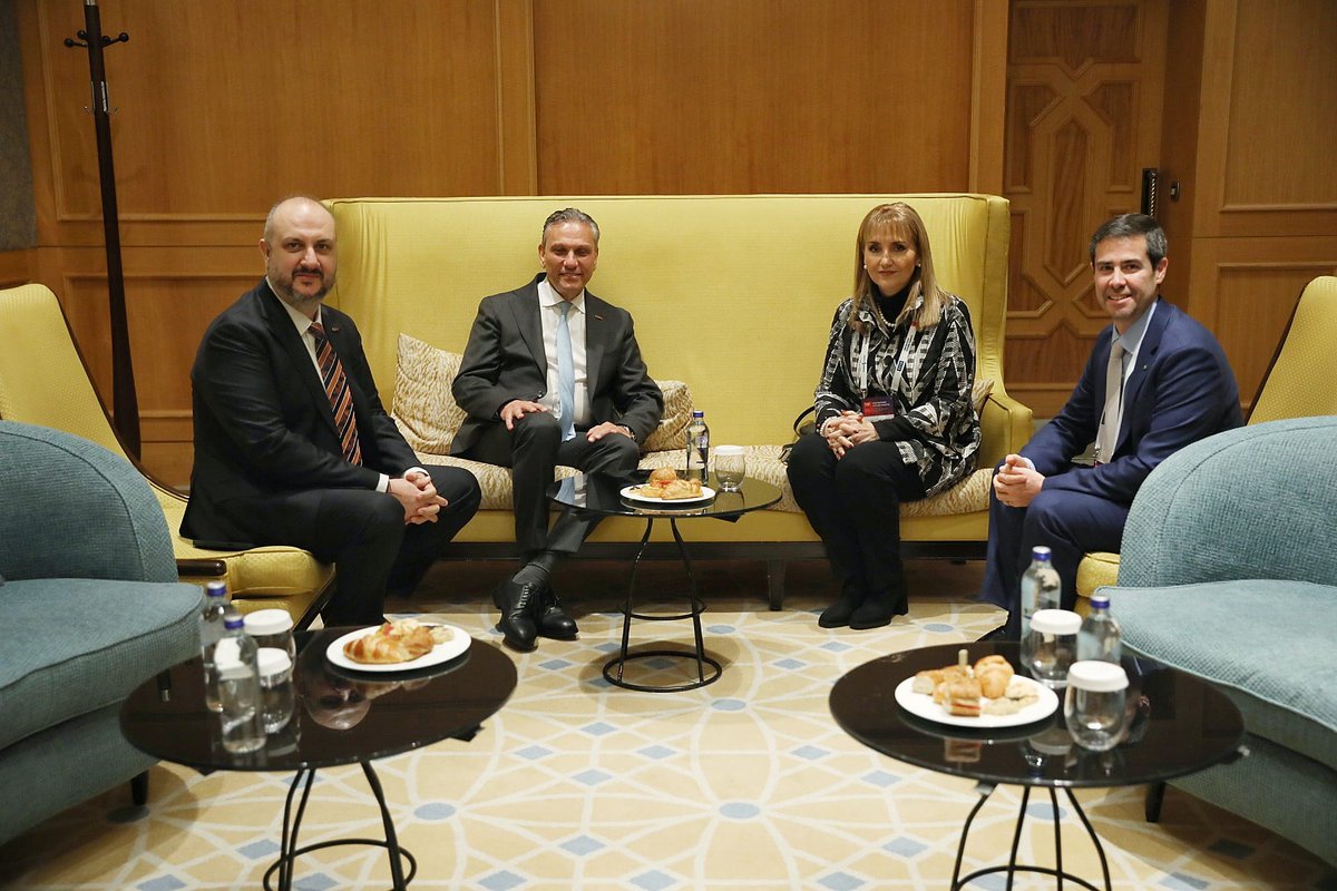 fbaglikaya's tweet photo. WTTC Başkanı Sayın Gloria Guevara Manzo ile bir araya gelerek turizm sektörüne ilişkin değerlendirmelerde bulunduk.

Gerçekleştirilen görüşmeye Başkan Başdanışmanımız Sayın Yıldırım Taş ile WTTC Üyelik Direktörü Sayın Adolfo Reyes de katıldı.

Toplantıda, Türk turizminin uluslararası alandaki konumu ve stratejik hedefleri üzerine görüş alışverişinde bulunduk. Üyesi olduğumuz WTTC ile TÜRSAB arasındaki iş birliğinin geliştirilmesine yönelik önümüzdeki dönemde atılabilecek adımları ele aldık.

Nazik ev sahiplikleri ve yapıcı katkıları için Sayın Gloria Guevara Manzo ve Sayın Adolfo Reyes’e teşekkür ediyorum.