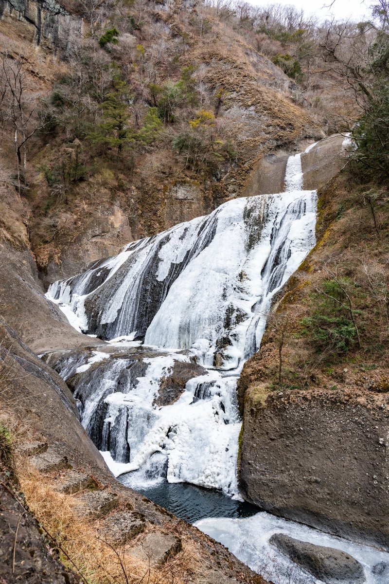 先日に茨城県の袋田の滝を見に行ってきてました
氷瀑凄かった