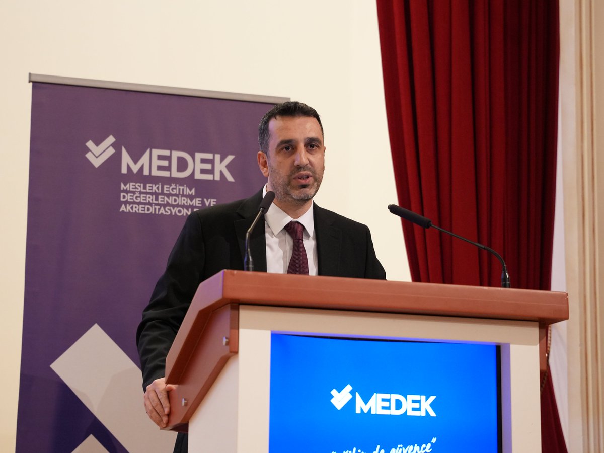 MEDEKMEK's tweet photo. Toplantı, Yönetim Kurulu Başkanımız Prof. Dr. Mehmet Sarıbıyık’ın sunumuyla başladı.

Devamında MEK Başkanı Doç. Dr. İsa Vural ve MEK Başkan Yardımcısı Dr. Öğr. Üyesi Furkan Korkmaz akreditasyon sürecine ilişkin bilgilendirmelerde bulundu.

Katkı sunan herkese teşekkür ederiz.💐 https://t.co/hsIA5wUZd2