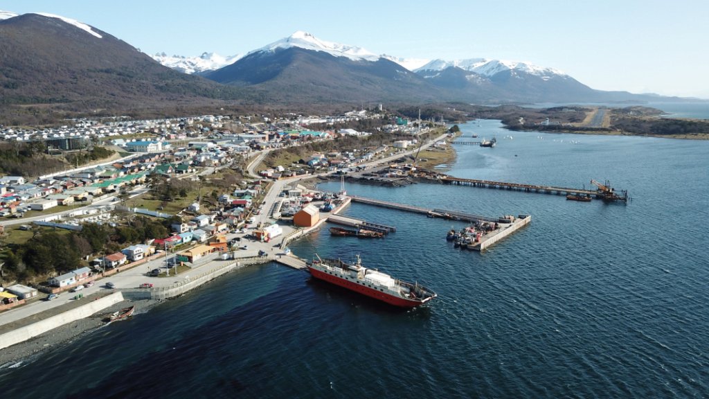 dialogosur's tweet photo. #Servicios #Edelmag Puerto Williams avanza en autonomía energética tras aprobación de central generadora de Edelmag: Punta Arenas. 11 febrero 2026. El proyecto Minicentral Hidroeléctrica de pasada en el río Guerrico de EDELMAG, que devolverá el 100% del… https://t.co/3zhX0ARkbL https://t.co/UoGzsiaNIv