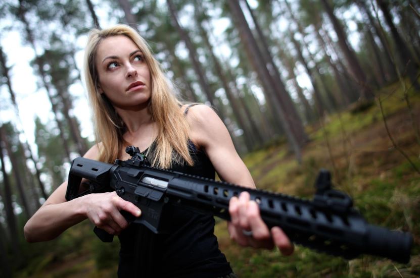 FilmsQuirky's tweet photo. #PrimalGames (2025)
A newlywed couple embarks on the honeymoon of a lifetime, only to discover they are the unwitting victims of a cruel and sadistic vacation experience.
#GirlsWithGuns #HannajBangBendz #FilmX π½οΈπ¬ https://t.co/hqSUGJKcYO