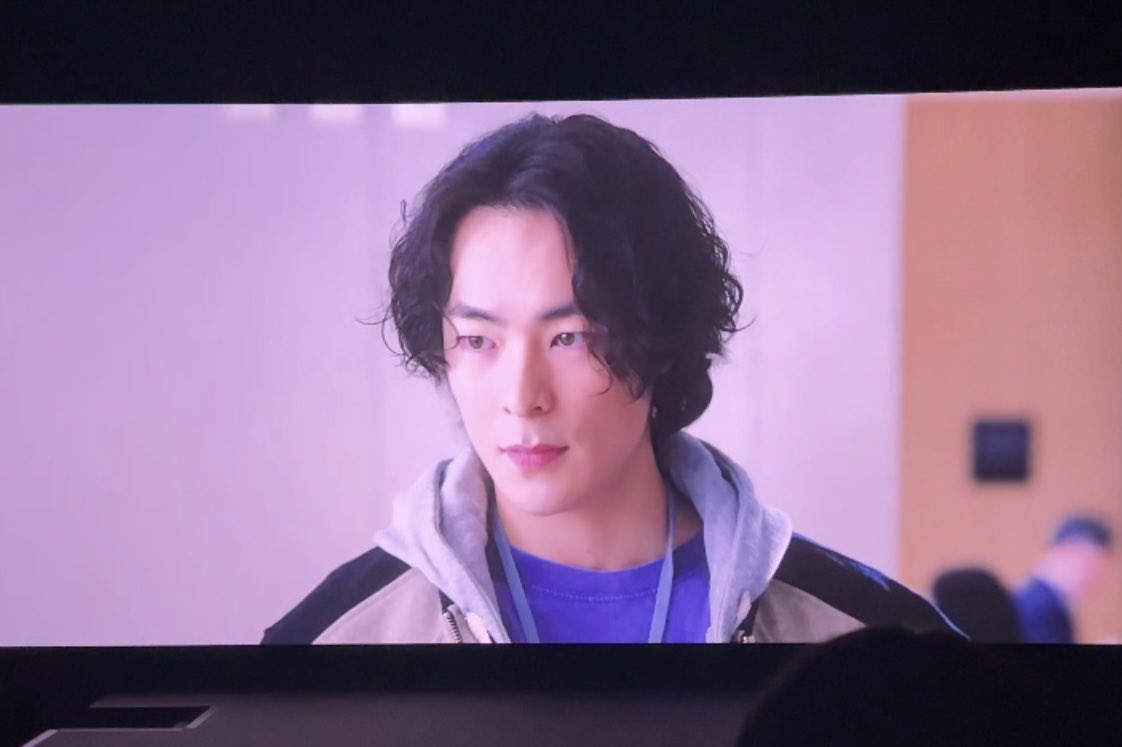 Waahh geonhee jd Cameo di film Number One, gondrong keritiing cakep bgt cuyyy