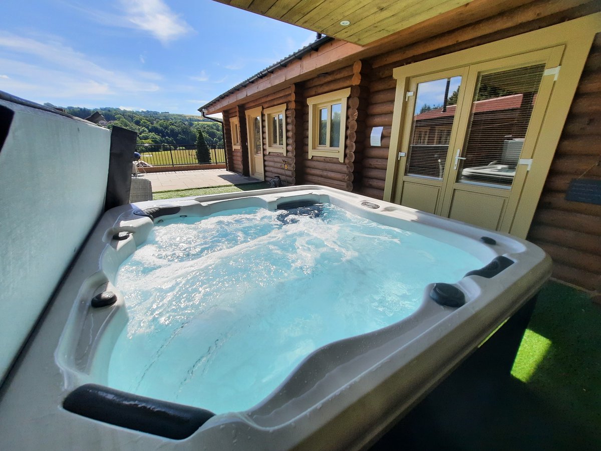 ThisisDurham's tweet image. Spring getaway loading… Unwind in a luxury hot tub lodge at @vindomora Country Lodges.

Perfect for romantic breaks, family getaways, or a relaxing retreat surrounded by nature: lnk.bio/s/vindomora #nextstopdurham #springbreaks