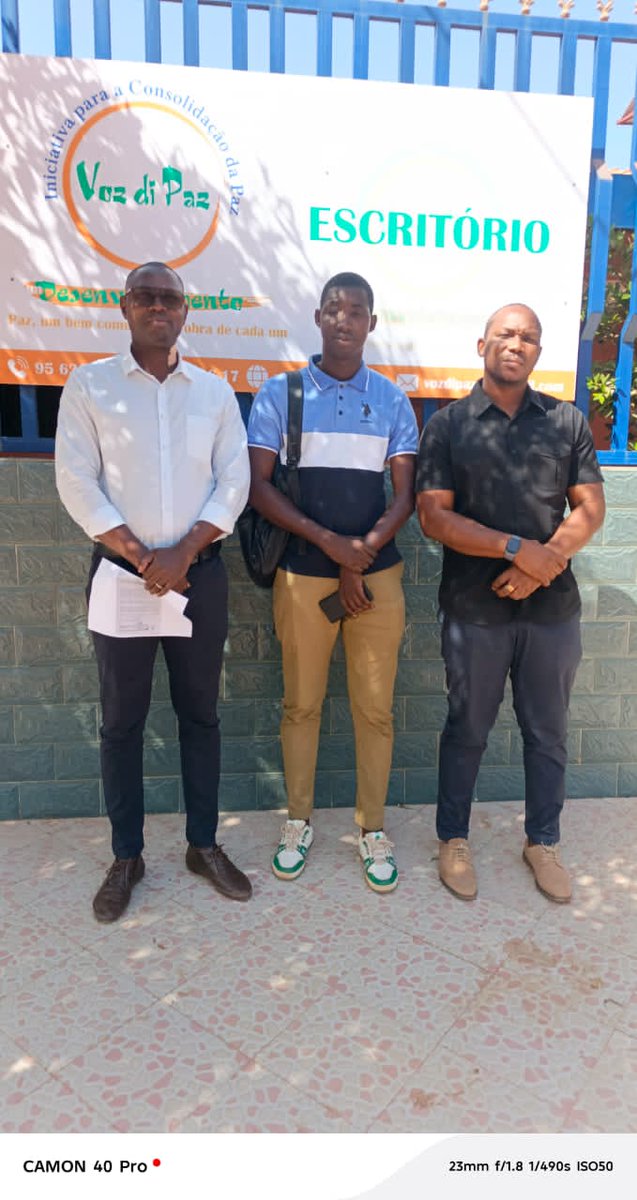 wanep_gb's tweet photo. O Responsável do Programa Juventude, Paz e Segurança (JPS) da WANEP–Guiné-Bissau, Braima Camará, realizou um encontro de trabalho com o investigador e coordenador de pesquisa da ONG Voz di Paz, Me. Fernando Mandinga da Fonseca, e com o docente universitário Banjaqui Nhaga. https://t.co/plG1YAOnxz