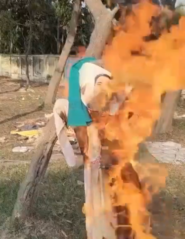 bstvlive's tweet photo. सिद्धार्थनगर: टीईटी अनिवार्यता पर शिक्षकों का विरोध प्रदर्शन
➡जयंत चौधरी के लिखित जवाब से शिक्षकों में आक्रोश
➡बड़ी संख्या में शिक्षकों BSA कार्यालय पर प्रदर्शन
#SiddharthNagarProtest #TETIssue @siddharthnagpol https://t.co/ABVbIkLUd0
