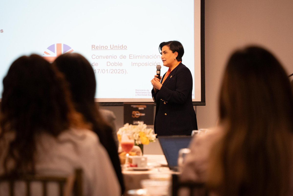 Durante el encuentro se analizaron nuevos mecanismos para ampliar la presencia de productos ecuatorianos en mercados internacionales y fortalecer alianzas que generen más oportunidades y empleo para los ecuatorianos.