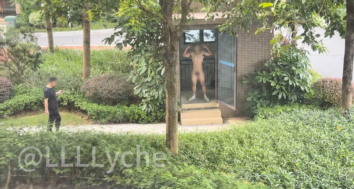 LLLLyche tweet media