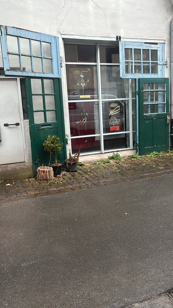 Sanatsız kalmışız aq..😎👇🏼🚬
Düşüncelerden korkunca elimize ne geçiyor sanki..O halde düşün gitsin ..

Güzel uydurdum hee 😎👌🎶🧿