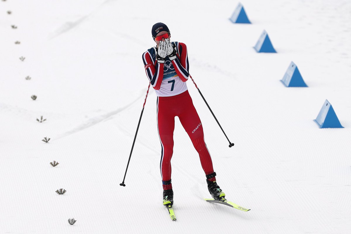 giochiolimpici's tweet photo. Completely spent.
Completely golden.
🥇 Jens Luraas Oftebro, Olympic champion in the Nordic Combined Individual Gundersen NH/10km!
🇳🇴 And that makes seven gold medals for Norway!
#MilanoCortina2026 #Olympics #Oftebro #NordicCombined https://t.co/P8dlmKn04X