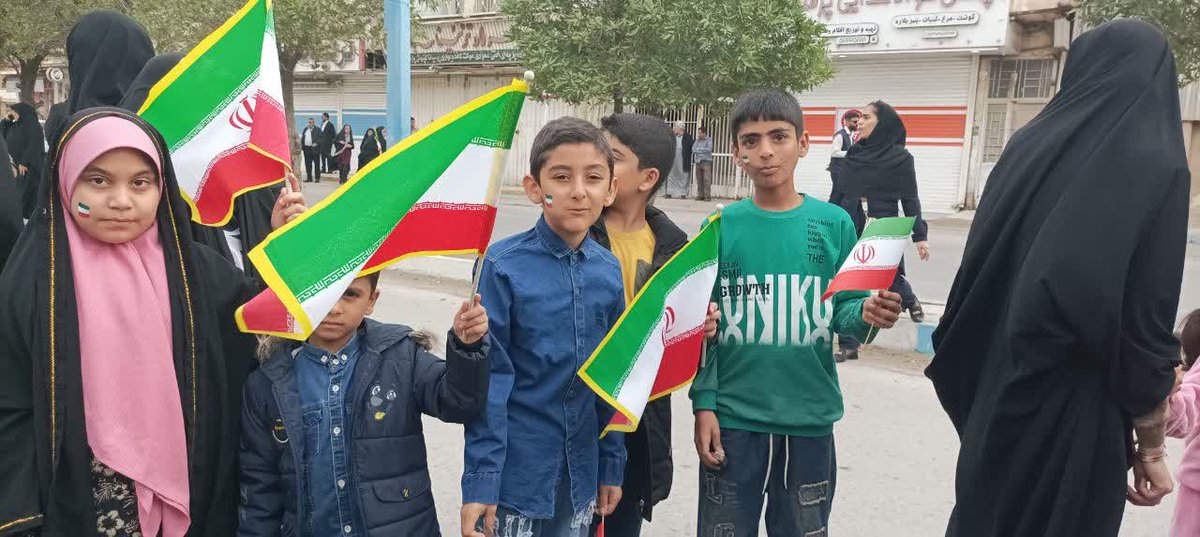 alboamer's tweet photo. لبخندها،بازی بچه ها و شورجمعیت،اون تصویر تلخ و بی روح رسانه های خارجی رو‌باطل کرد.
ایران زنده است،امیدوارم،پرنشاط و پویا https://t.co/ieOX4fpglj