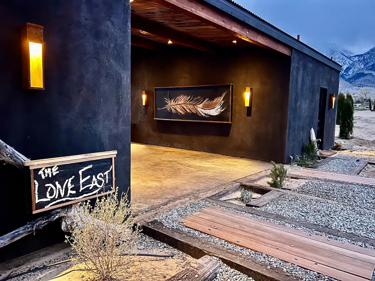 lonesierraviews's tweet photo. Experience the magic of the-lone-east vacation 🌄✨
Book now:
https://t.co/jP29J5A2ns

#theloneeastvacation #DesertRetreat #EasternSierras #RomanticGetaway #CaliforniaVacation #AdventureAwaits https://t.co/Qau8xkbiQE