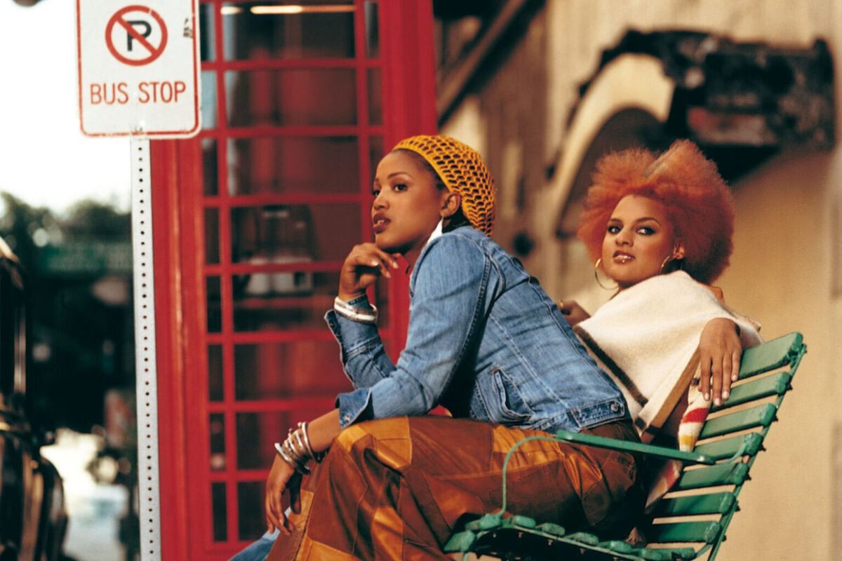 BlameEricLamont's tweet photo. FLOETRY IS BACK AND GOING ON TOUR!
🚨🚨🚨🚨🚨🚨🚨🚨🚨🚨🚨🚨🚨🚨🚨
The #SayYesTour
They got @Raheem_DeVaughn & @TeedraMoses coming!
Can’t explain it, this feels like healing.
MJB has a residency. Hat to the side T.I. is back. Mýa has a new album. B2K is back.
2003 is BACK! https://t.co/z4OVbsYeUm