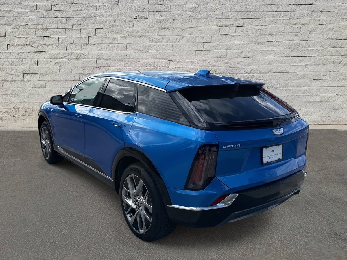 FieldsAuto's tweet image. Unmistakably #Cadillac. ⚡2026 #CADILLAC #OPTIQ Luxury in Coastal Blue Metallic with Gray interior, estimated 307 mile electric range, Wireless Phone Charging and Vision Enhanced Automatic Parking Assist. 

Call (855) 275-8873 or visit bit.ly/4csc1Ki | Stock No. TS131006