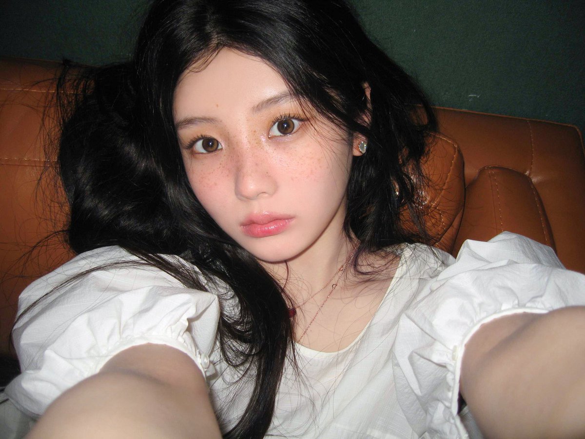 012212_'s tweet image. 아니 여자애들 19살만먹으면 “마지막10대” 버프맞고 갑자기 가능의악마랑계약해서 어른여자얼굴되는현상을 머라고함…