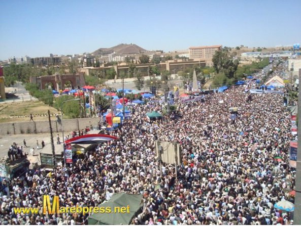 الذي وصلكم لهذا الوضع ليس حلم الفتى الذي خرج ساحة التغييرليطالب بحياة كريمة وتعليم جيد ووظيفة وحرية رأي، ولمدة سنة كاملة معتصم بسلمية لم لم يكسر حتى كاسة شاي الذي وصلكم لهناهو ثأر رجل  باع الجمل بما حمل وخان وغدر وصال وجال وهو بعمر السبعين فقط على قولته
لينزل حميد من فوق الصعبي