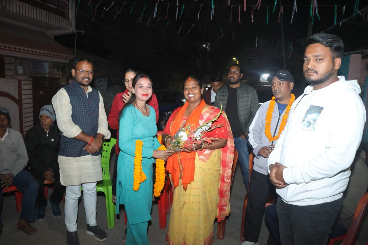 BjpRoshni's tweet photo. हिनू अखरा के समीप स्थानीय लोगों के साथ बैठक की एवं उनका आशीर्वाद प्राप्त किया. यह जनसंपर्क, लोगों का यह जुड़ाव एक बेहतर रांची का मजबूत आधार बनेगा.
सभी भाइयों-बहनों का आभार जोहार..
#रांची_है_तैयार #ranchihaitaiyar #ranchikiroshni #RMCELECTION https://t.co/zx78FU2zi3