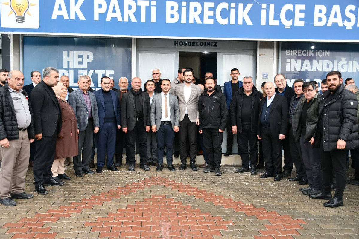 Birecik İlçe Danışma Meclisi Toplantımızı İl Bşk Yrd. <a href="/DrAhmet_Aslan/">Dr. Öğr. Üyesi Ahmet ASLAN</a>, İlçe Başkanımız <a href="/AcilanErol/">Erol Ergin Açılan</a>,  Belediye Başkanımız <a href="/mehmetbegit/">Mehmet BEGİT</a>, Kadın Kolları Başkanımız , Gençlik Kolları Başkanımız ve Teşkilatımızın yoğun katılımla gerçekleştirdik. Geçtiğimiz ayın çalışmalarını
