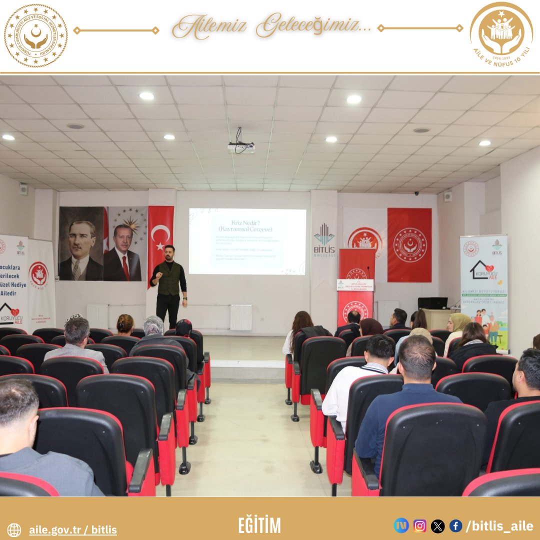 bitlis_aile's tweet photo. 📍 Kurumlarımızda Hizmet İçi Eğitim Programı Gerçekleştirildi

📌İl Müdürlüğümüz, İl Müdürlüğümüze bağlı merkez ilçedeki kuruluşlarımız ve Tatvan SHM Müdürlüğümüzde görev yapan personelimize yönelik hizmet içi eğitim programı düzenlenmiştir.

Eğitim kapsamında;

🔹 Kriz ve krize müdahale
🔹 Stres yönetimi
🔹 Öfke kontrolü

konularında bilgilendirme ve uygulamaya dönük paylaşımlar gerçekleştirilmiştir.

📌Gerçekleştirilen eğitimlerle; çalışanlarımızın mesleki donanımlarının güçlendirilmesi, sahada karşılaşılan kriz durumlarına etkin ve sağlıklı müdahale edebilme becerilerinin artırılması ve kurumsal dayanıklılığın desteklenmesi hedeflenmiştir.

Hizmet kalitemizi artırmaya yönelik hizmet içi eğitim çalışmalarımız devam edecektir.
@tcailesosyal @BitlisValiligi