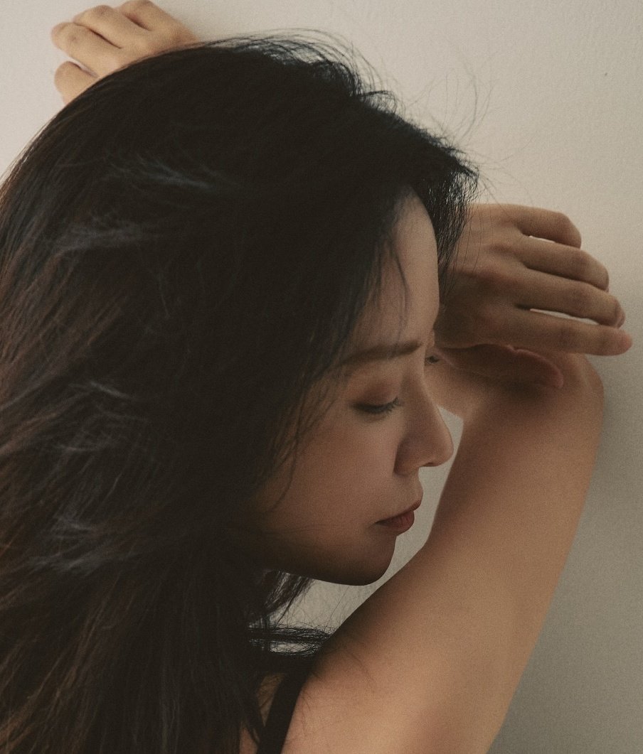 yes, body tea, BUT HER FACE IS A WORK OF ART